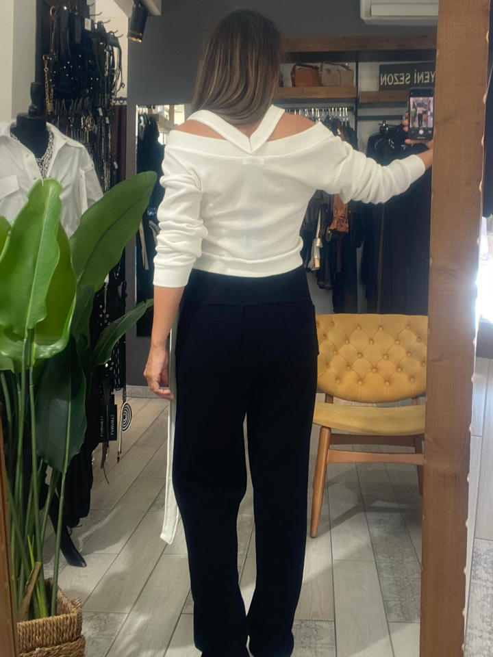 Dayne Fularlı Triko Bluz (beyaz)