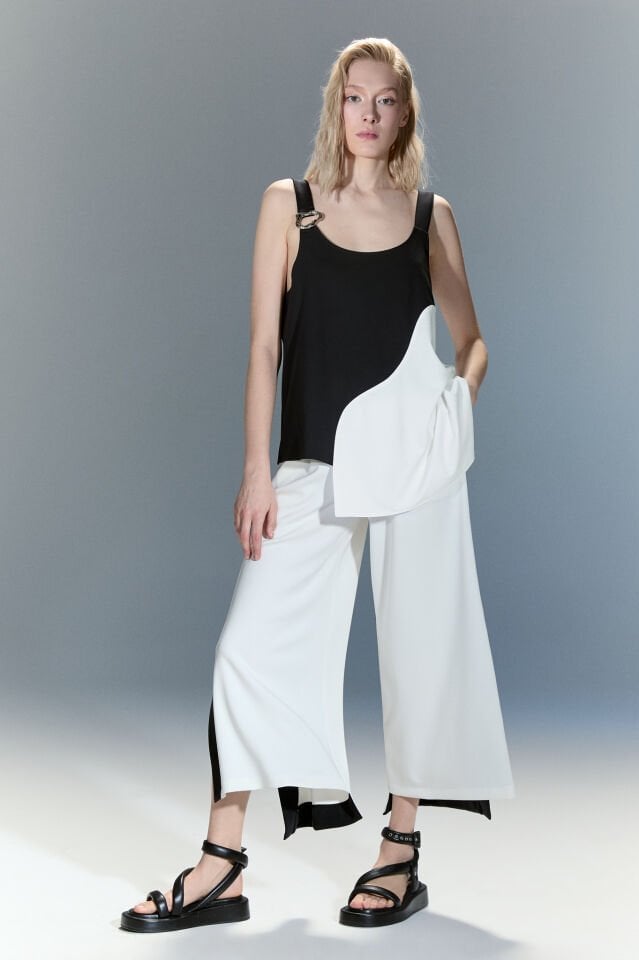 Siyah Beyaz Askılı bluz