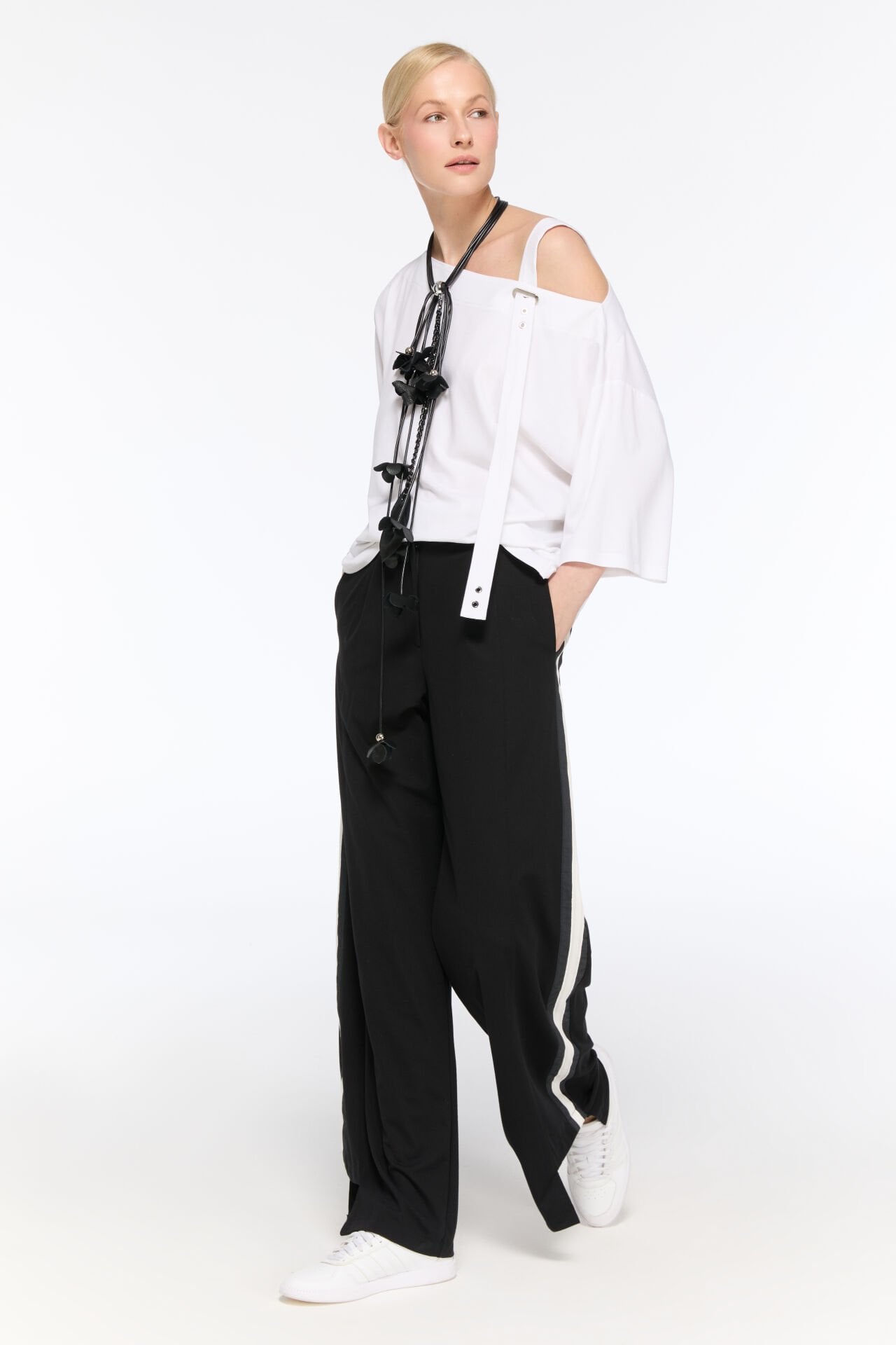 Paloma Yanı Şeritli Pantolon (siyah)