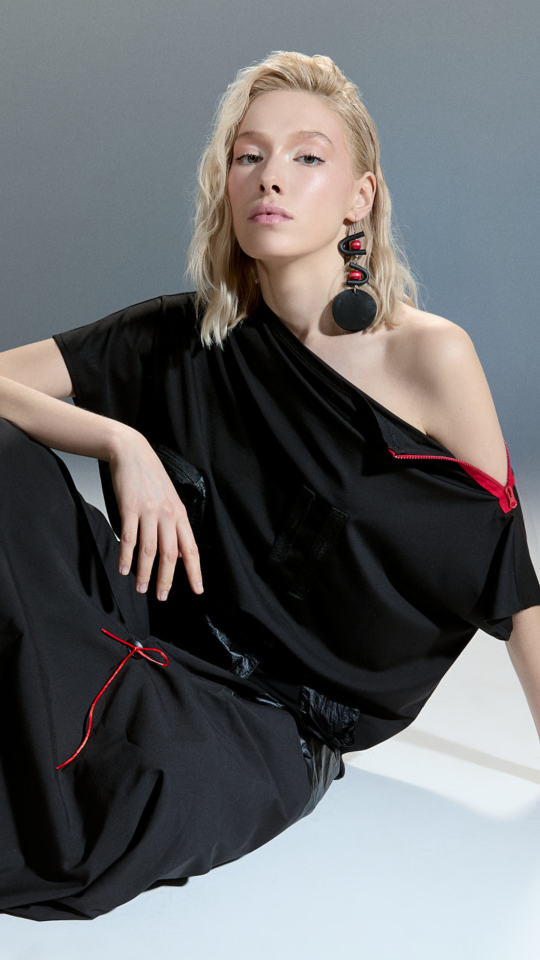 Kırmızı Toplu Küpe