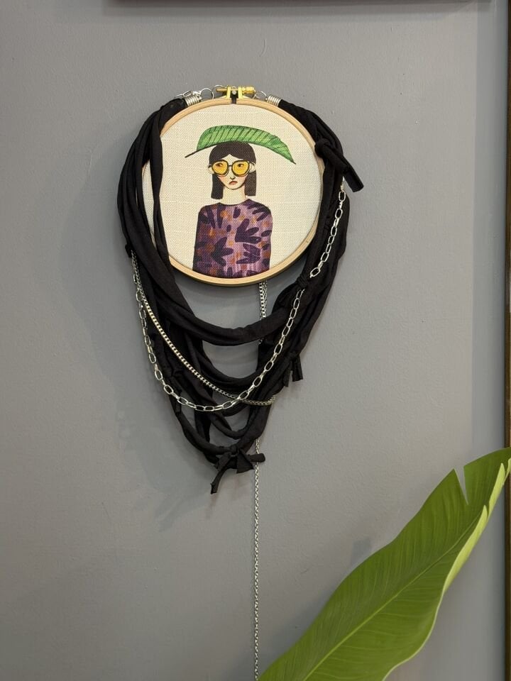 Penye İpli Tasarım Kolye ( Siyah )