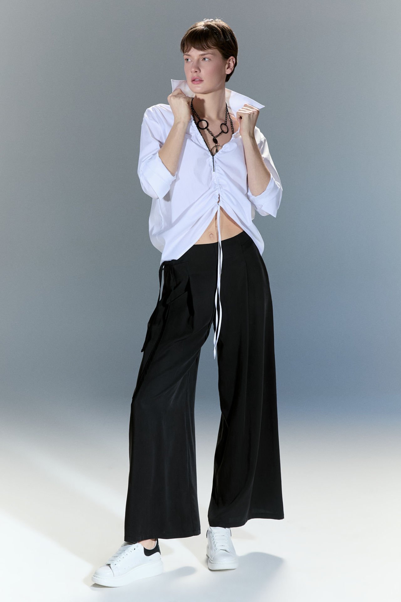 Gigi Önü Büzmeli Gömlek (beyaz)