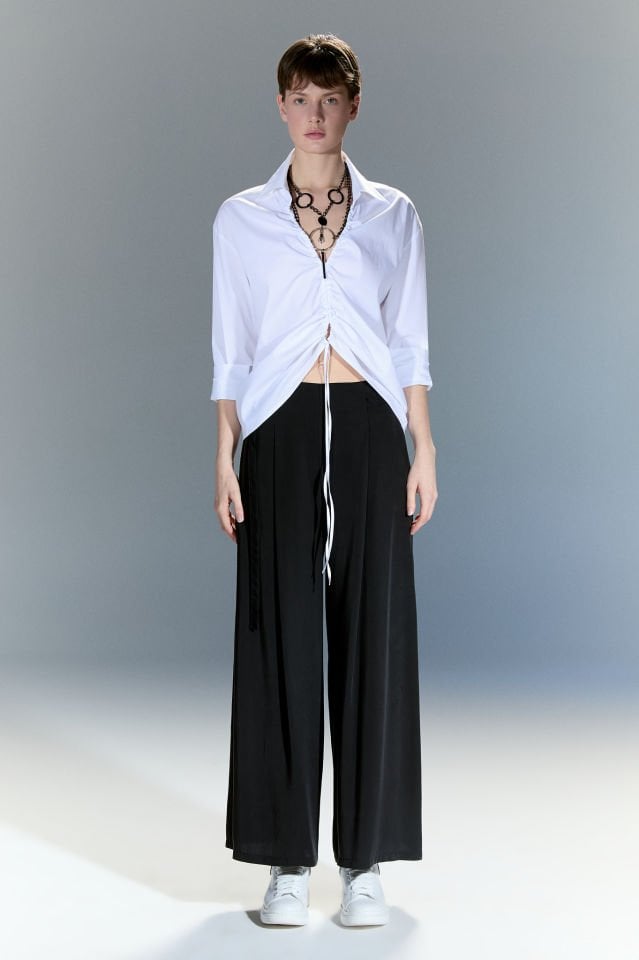 Gigi Önü Büzmeli Gömlek (beyaz)