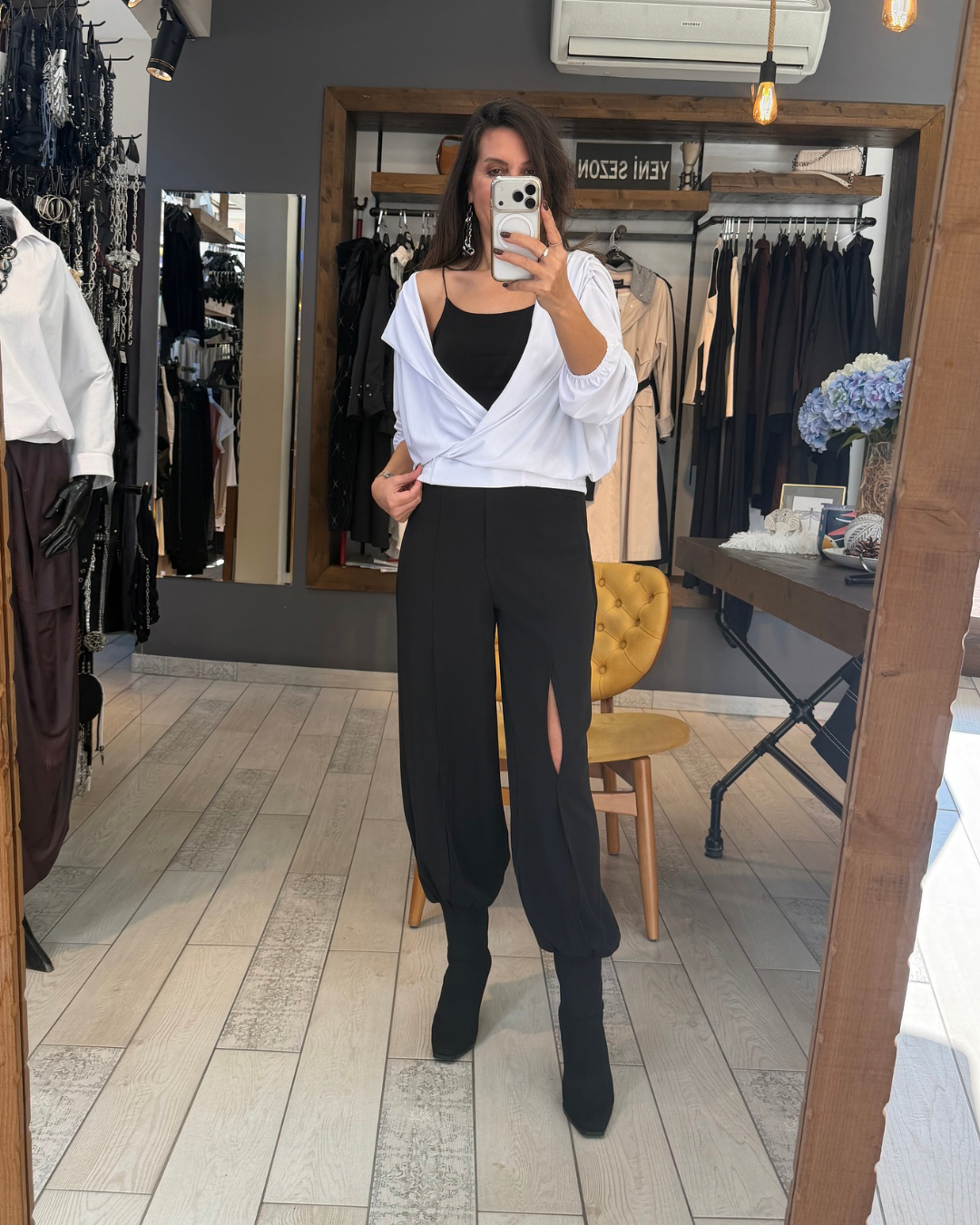 Vinessa Krep Kumaş Yırtmaçlı Pantolon (siyah)