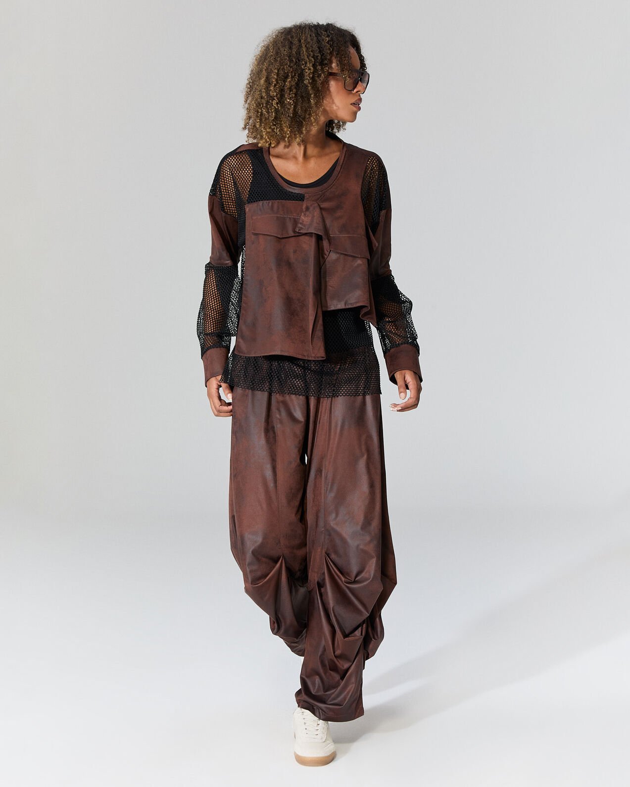 Nova Önü Deri Detaylı Fileli Bluz (Kahve)