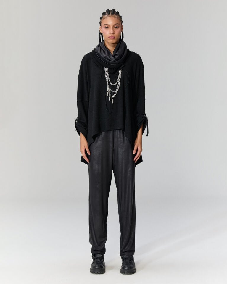 Degaje Yaka Arkası Uzun Triko Bluz (siyah)