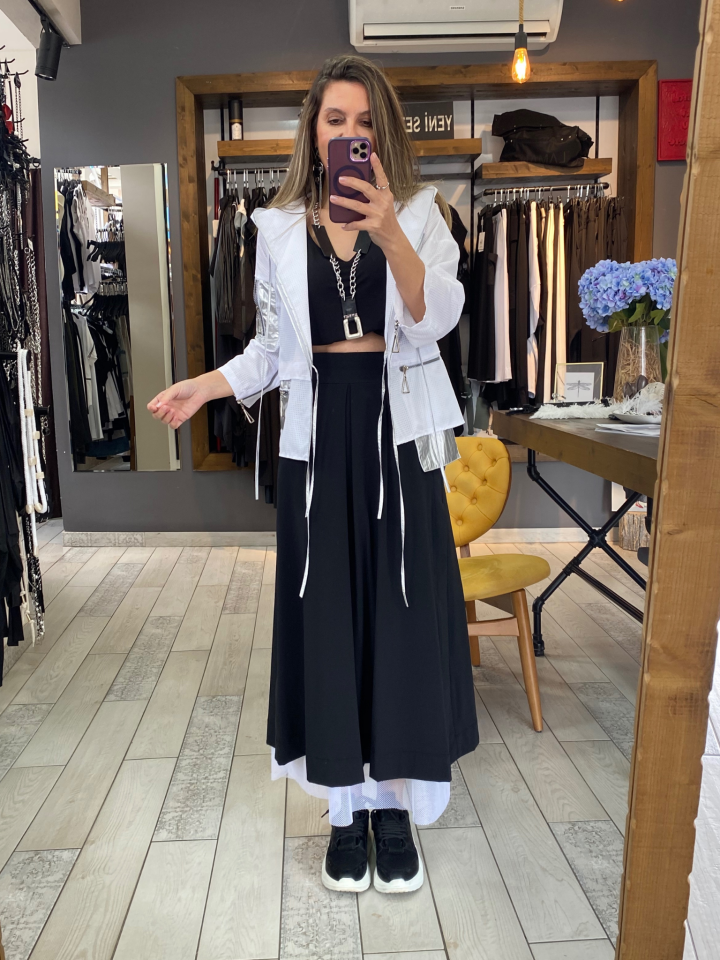 Lucia Yırtmaçlı Etek (siyah)