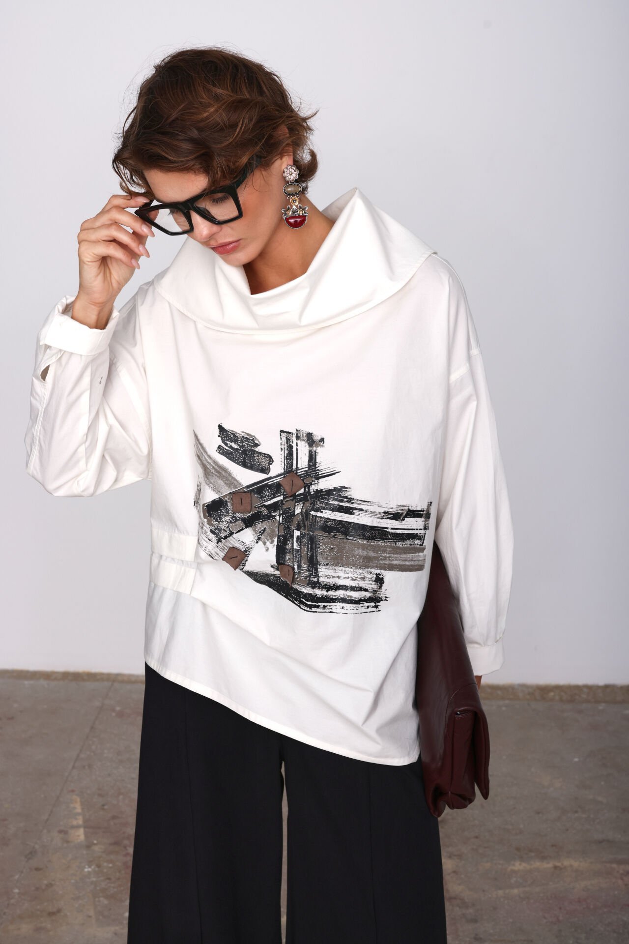 Degaje Yaka  Baskılı Tasarım Gömlek (beyaz)