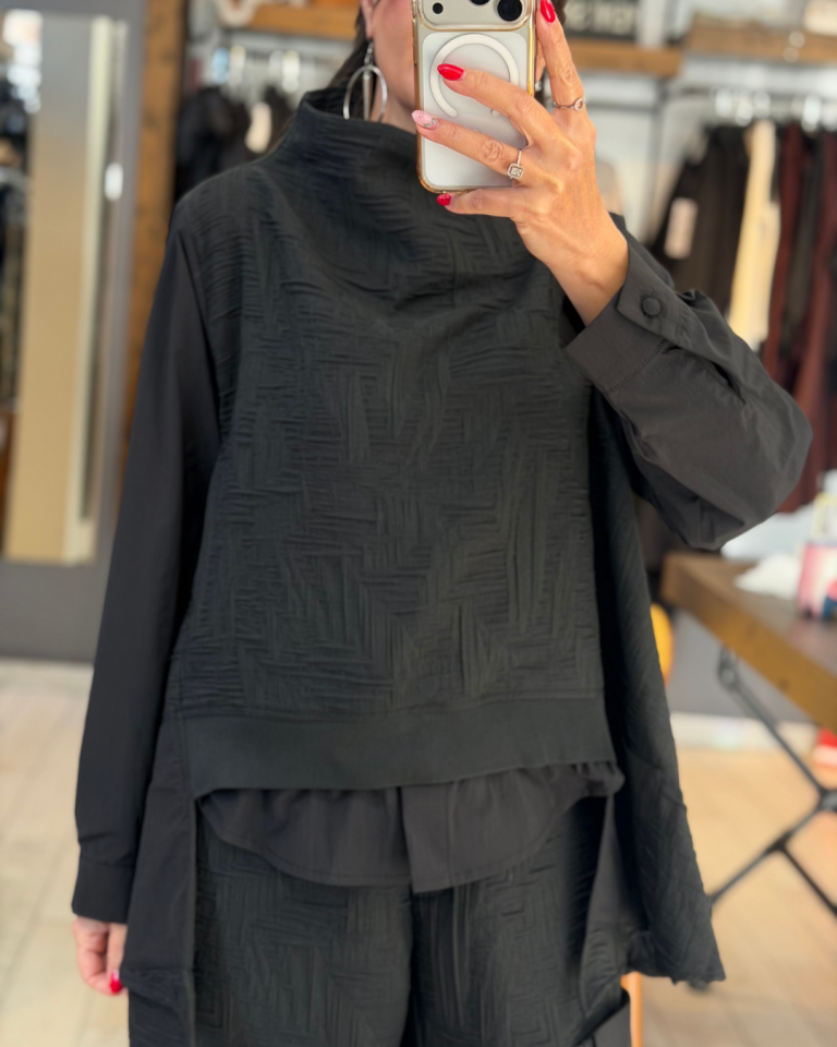 Dik Yaka Jakarlı bluz (siyah)