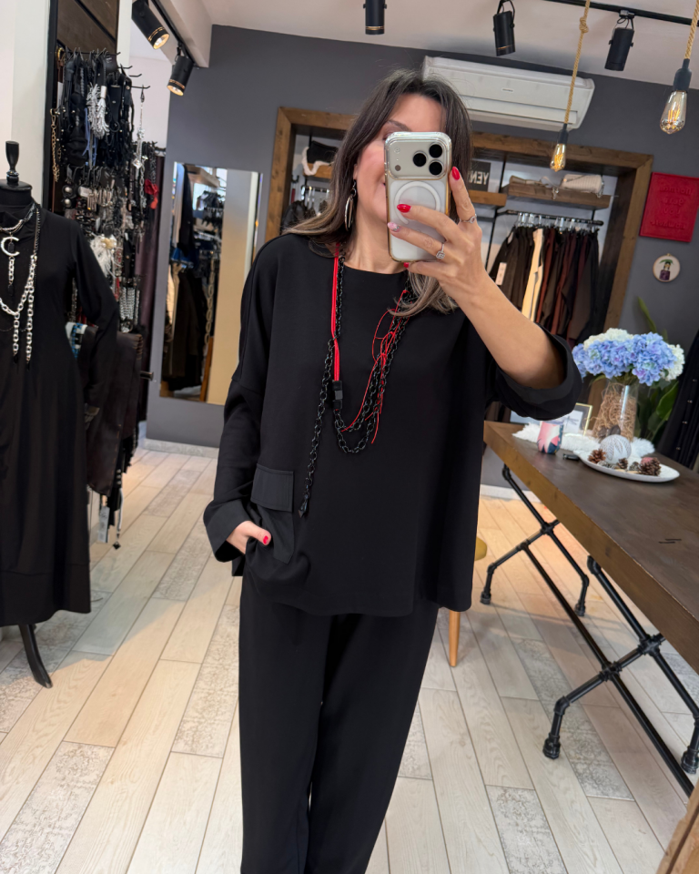 Kırmızı İpli Siyah Kolye