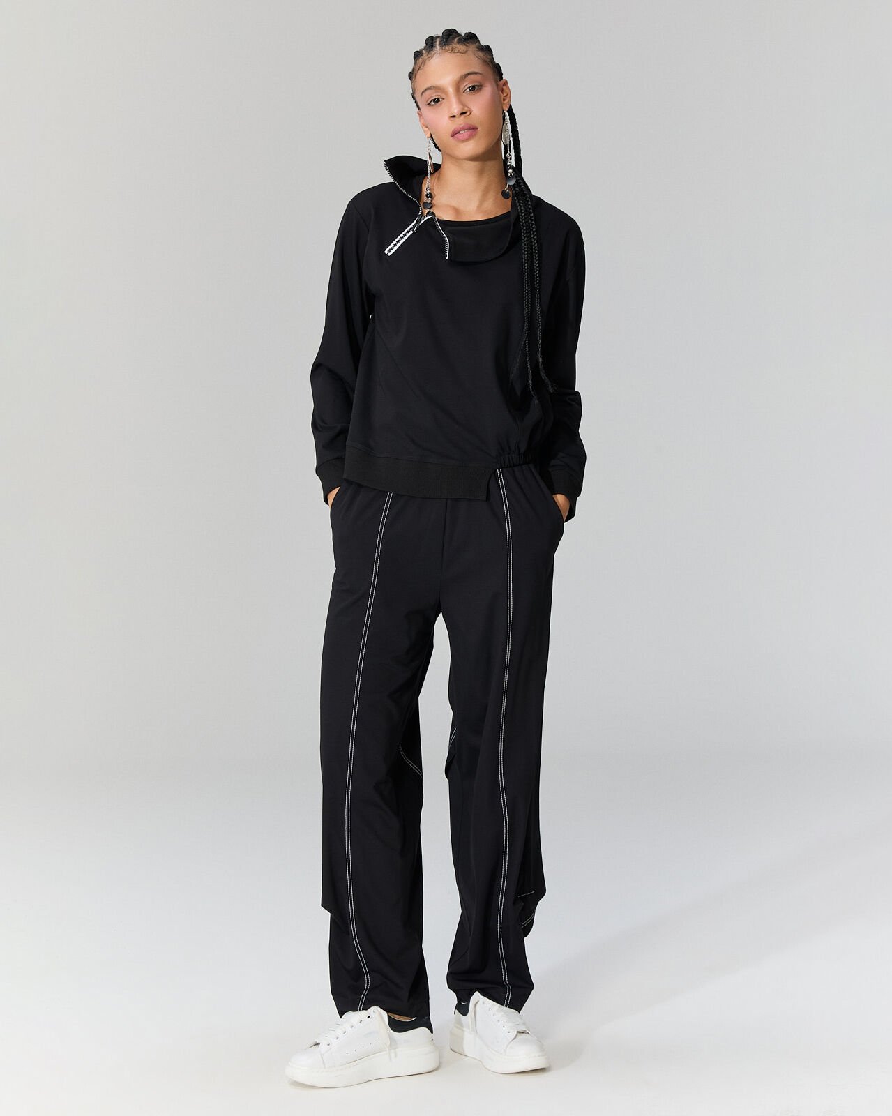 Sonya Yakası Fermuarlı Bluz (Siyah)