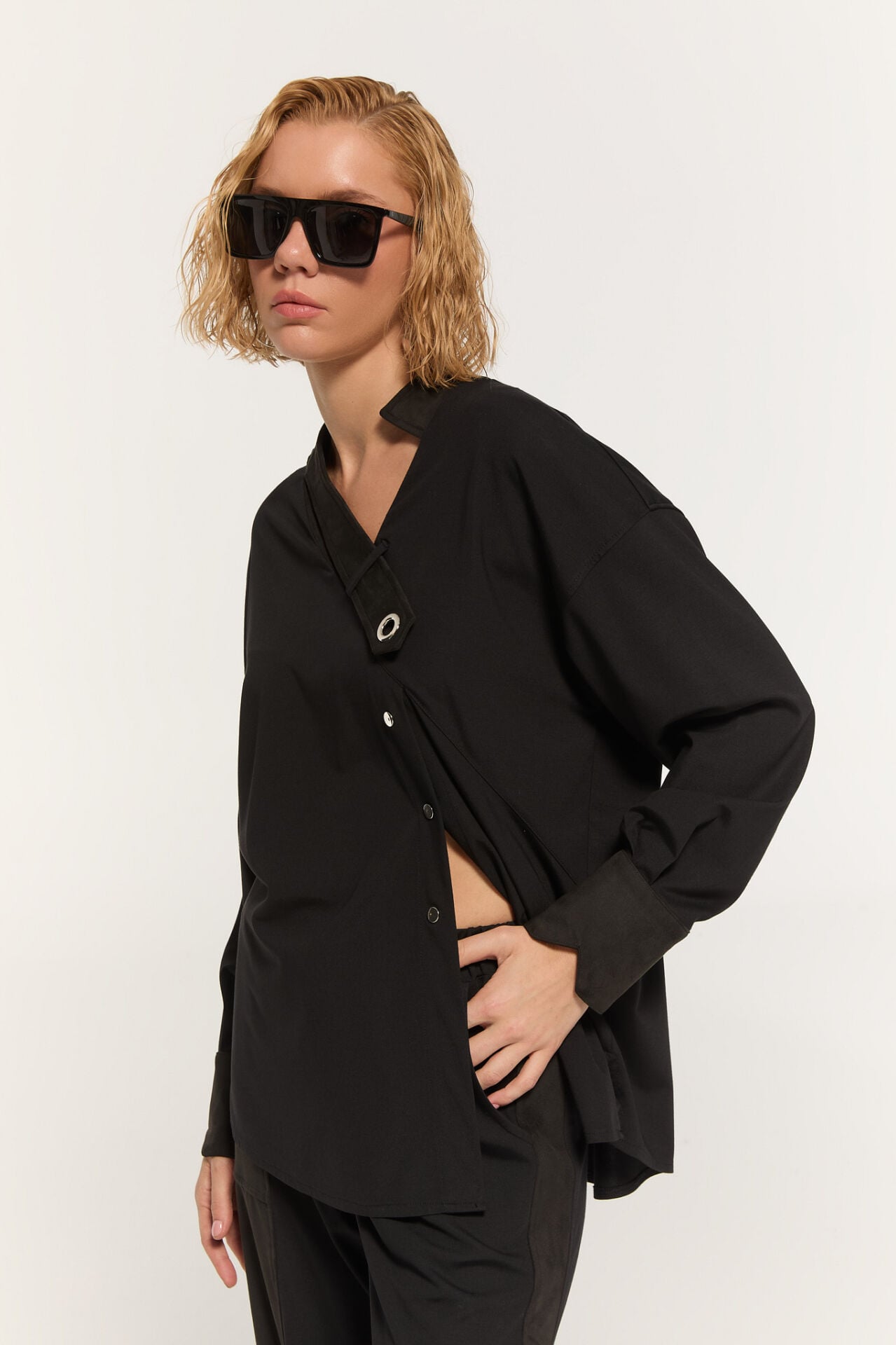 Aeris Yaka Detaylı Bluz (siyah)